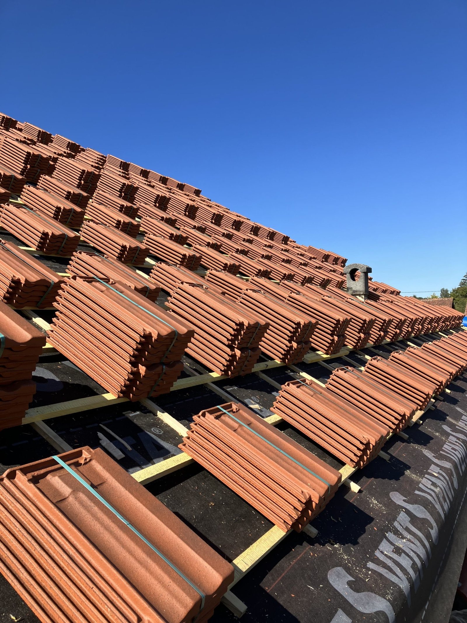 changement de tuiles toiture pour rénovation couverture Seurre